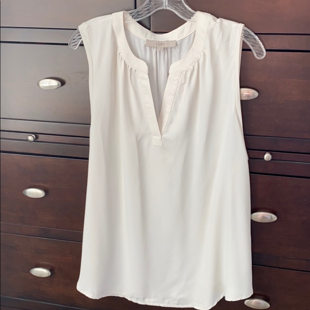 Off white v neck shell